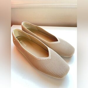 Vivaia NWOB Square-Toe V-Cut Flats Margot 2.0 Beige Almond Breathable 10.5